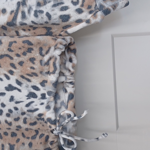 3 for $10 Express Animal Print Cropped Sweatshirt - Picture 3 of 7